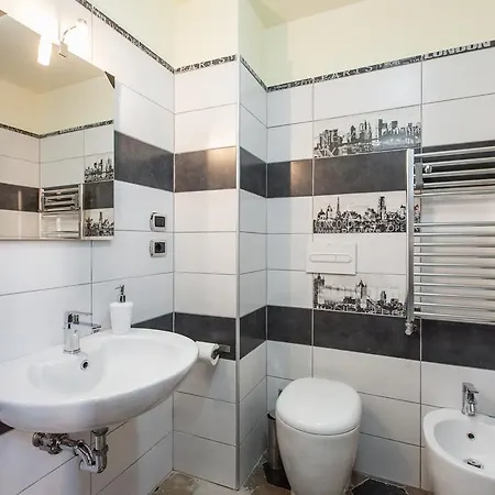 בית הארחה Surprising In 3*