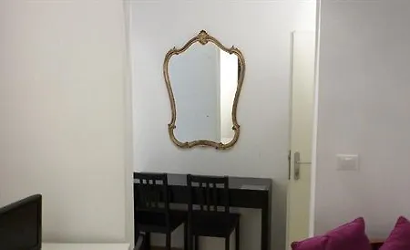 Πανσιόν Surprising In